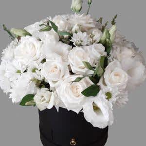 Kutuda Beyaz Çiçekler